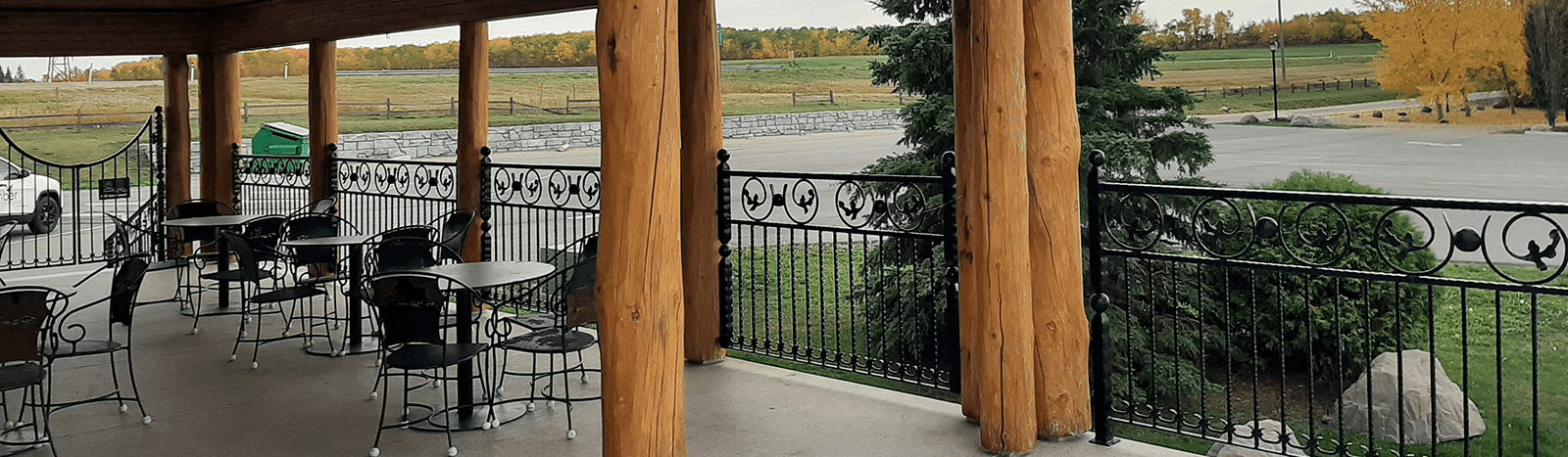 shaw-house-outside-patio